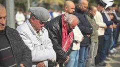 الآلاف يؤدون صلاة الجمعة في المسجد الأقصى