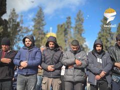 الآلاف يؤدون صلاة الجمعة في المسجد الأقصى