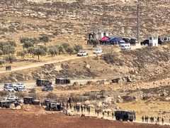 الاحتلال يعتقل مواطنة ومتضامنا أجنبيا من المغير شرق رام الله