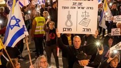 مظاهرات في المدن الإسرائيلية ضد الحكومة و الشرطة تفرض قيودا