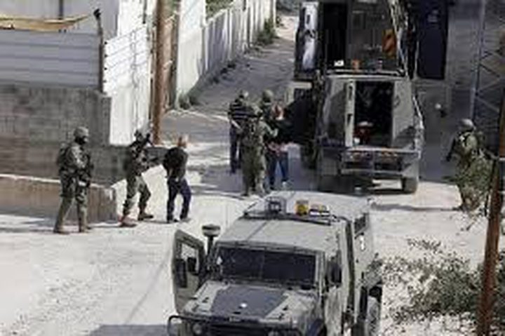 قوة خاصة من جيش الاحتلال تعتقل مواطنا من ضاحية شويكة