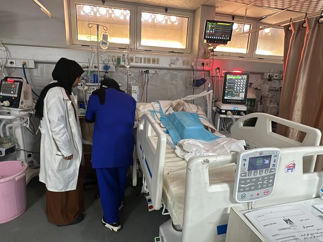 أطباء بلا حدود تحذر من شلل صحي كامل في غزة بسبب إجراءات الاحتلال