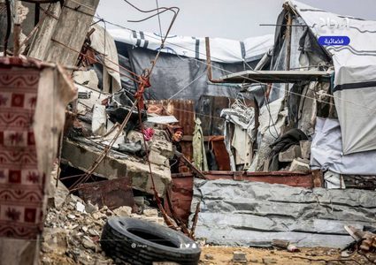 أوضاع صعبة تعيشها العائلات النازحة في ظل منخفض ماطر بارد.