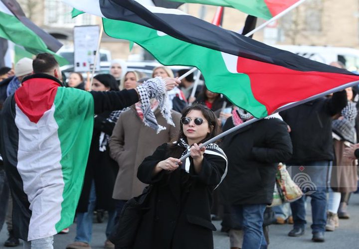 مظاهرة حاشدة في مدينة بيليفلد الألمانية للمطالبة بوقف العدوان على غزة وانتهاكات المستوطنين بالضفة.