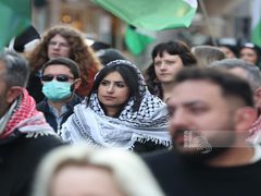 مظاهرة حاشدة في مدينة بيليفلد الألمانية للمطالبة بوقف العدوان على غزة وانتهاكات المستوطنين بالضفة.