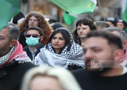 مظاهرة حاشدة في مدينة بيليفلد الألمانية للمطالبة بوقف العدوان على غزة وانتهاكات المستوطنين بالضفة.