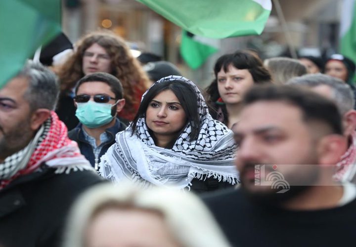 مظاهرة حاشدة في مدينة بيليفلد الألمانية للمطالبة بوقف العدوان على غزة وانتهاكات المستوطنين بالضفة.