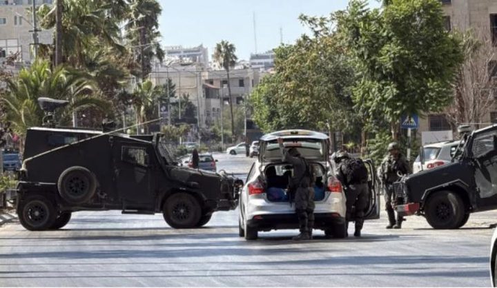 الاحتلال يستولي على مركبة ويكثّف اقتحاماته في بلدة المغير شمال شرق رام الله