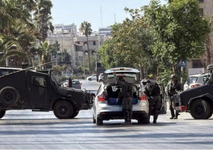 الاحتلال يستولي على مركبة ويكثّف اقتحاماته في بلدة المغير شمال شرق رام الله