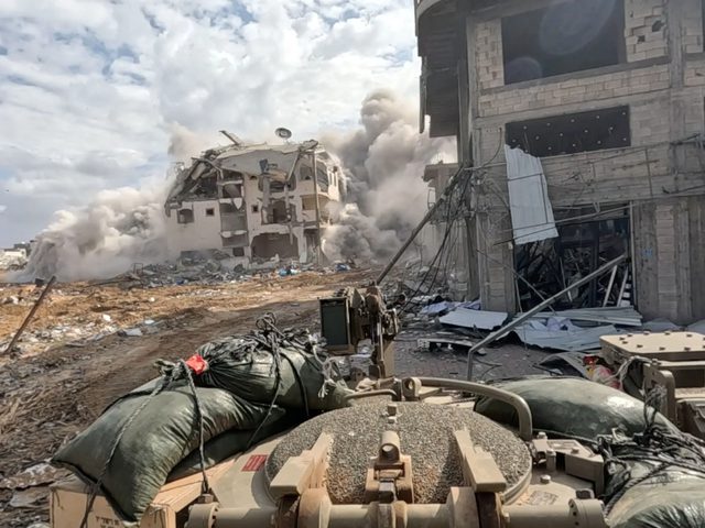 إصابات إحداها لطفلة برصاص الاحتلال في مدينة غزة وخان يونس