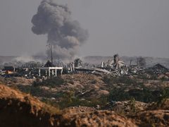 غارات وقصف مدفعي للاحتلال على قطاع غزة ضمن خروقاته للهدنة