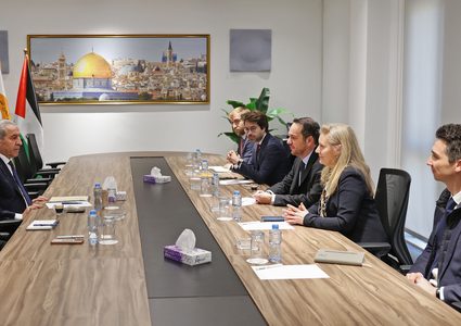 الشيخ يبحث مع القنصلين البريطاني والفرنسي التطورات السياسية والإنسانية