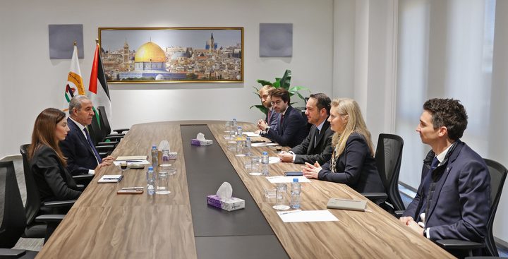 الشيخ يبحث مع القنصلين البريطاني والفرنسي التطورات السياسية والإنسانية