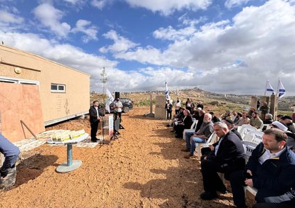 وزراء متطرفون يضعون حجر الأساس لمستوطنة جديدة شرق بيت ساحور