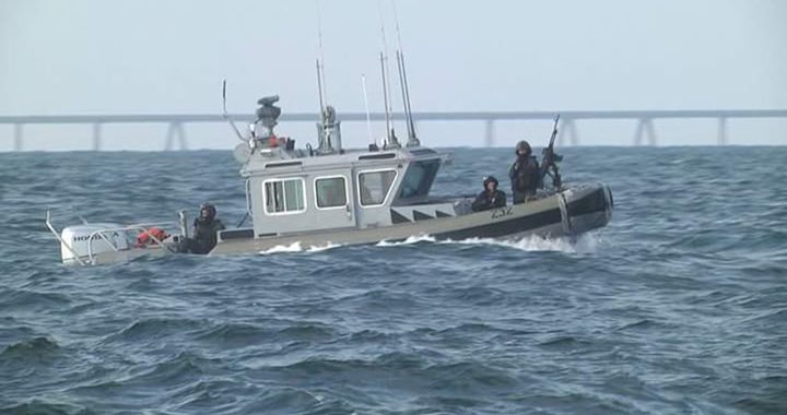 مصابان بنيران زوارق الاحتلال في رفح