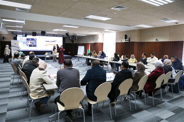 لجنة الانتخابات المركزية تفتتح 423 مركز تسجيل ميداني للناخبين في الضفة الغربية