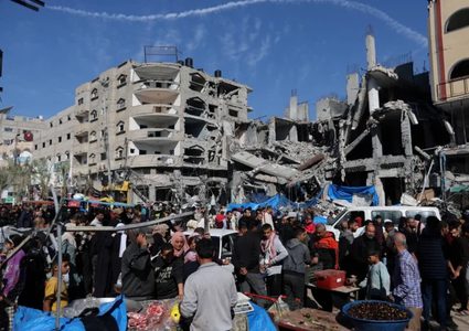 نصف مليون شيكل «إتاوة»على الشوكولاتة..هكذا حوّل الاحتلال جوع غزة إلى تجارة مربحة