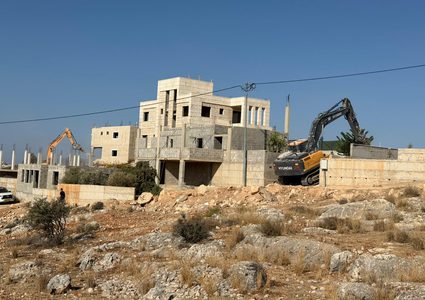 الاحتلال يهدم منزلين إضافيين في شقبا غرب رام الله