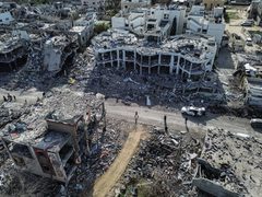 مصابان بقصف بوارج الاحتلال الحربية شاطئ مدينة رفح