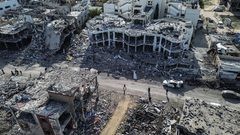 مصابان بقصف بوارج الاحتلال الحربية شاطئ مدينة رفح