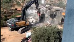 الاحتلال يهدم منزلا في شقبا غرب رام الله