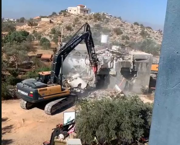 الاحتلال يهدم منزلا في شقبا غرب رام الله