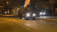 الاحتلال ينتشر في شوارع مدينة طولكرم ويصدم مركبات