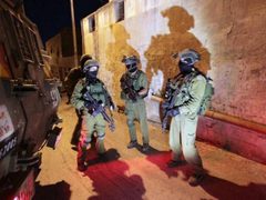 بينهم أسيرة محررة.. الاحتلال يشن حملة اعتقالات في الضفة