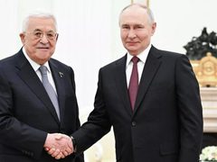 الرئيس عباس لبوتين: روسيا صديقتنا الكبيرة ونحتاج مساعدتها لتحقيق السلام