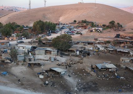 الاحتلال يقتحم الخان الأحمر جنوب شرق القدس