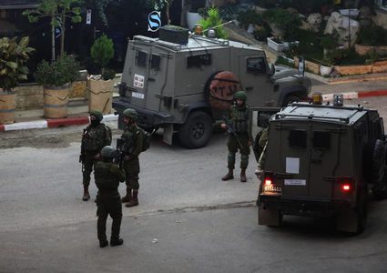 الاحتلال يقتحم وسط البيرة ويصيب ستة بالاختناق