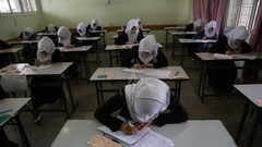 "على مدار عامين"… نظام الثانوية العامة الجديد: ما التغييرات وهل يخفف ضغط الطلبة؟