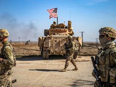 "وول ستريت جورنال": الولايات المتحدة تدرس انسحابا عسكريا كاملا من سوريا