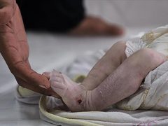 وفاة رضيع نتيجة البرد القارس في مدينة غزة