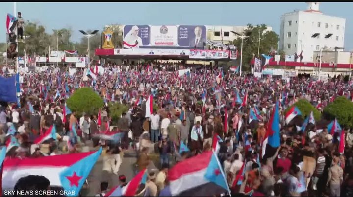 بيان مليونية عدن يجدد التفويض للمجلس الانتقالي ورئيسه