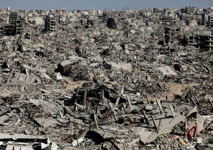 30 طنا من الأنقاض تحاصر كل شخص في غزة