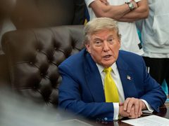 إسرائيل تترقب بقلق.. قرار الحرب على إيران بيد ترامب وحده