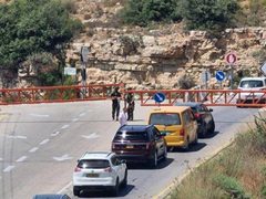 الاحتلال يغلق حاجز عطارة شمال رام الله