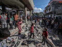 نسف منازل برفح وخان يونس وإطلاق نار شرق غزة وجباليا