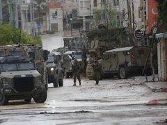 مستوطنون يهاجمون المواطنين في قصرة جنوب نابلس