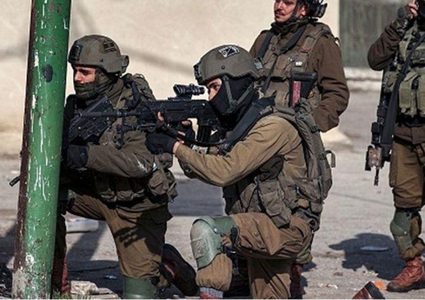 الاحتلال يعتقل 5 شبان شرق قلقيلية