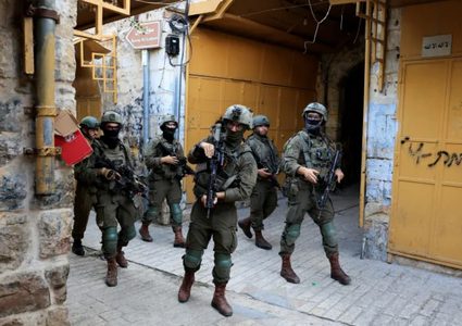 الاحتلال يقتحم قريتي كفر مالك والمغير