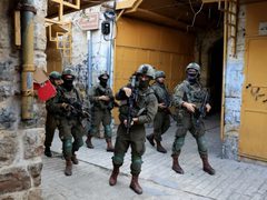 الاحتلال يقتحم قريتي كفر مالك والمغير