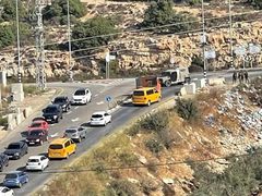 الاحتلال يغلق مدخلي عطارة وعين سينيا شمال رام الله