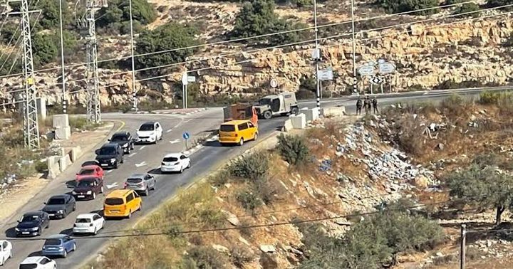الاحتلال يغلق مدخلي عطارة وعين سينيا شمال رام الله