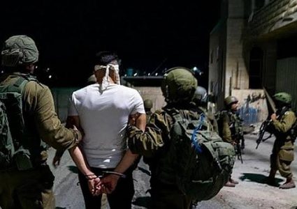 الاحتلال يعتقل 3 شبان من بيرزيت بعد تصديهم لهجوم مستوطنين