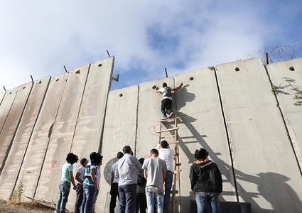 إصابة عامل برصاص الاحتلال شمال القدس