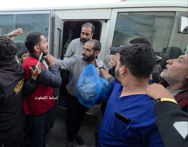 الصليب الأحمر تسهّل نقل سبعة معتقلين من غزة إلى مستشفى شهداء الأقصى