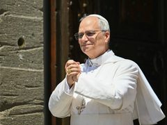 بابا الفاتيكان يدعو لإنهاء الحرب في أوكرانيا