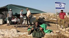 مستوطنون يواصلون اعتداءاتهم بحق المواطنين في مسافر يطا